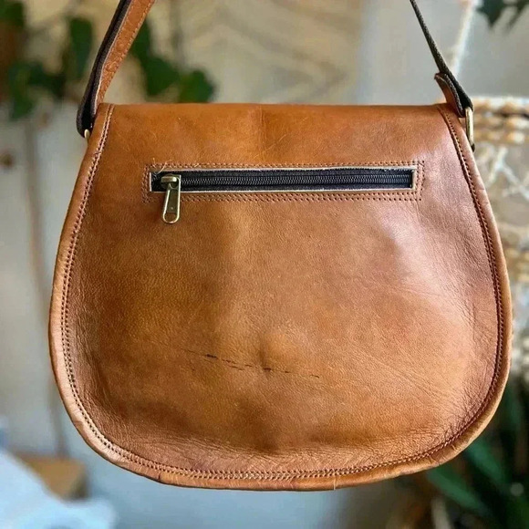 Vintage-Inspired Handmade Leather Saddle Bag Purse Tan Crossbody Satchel - Picture 8 of 16